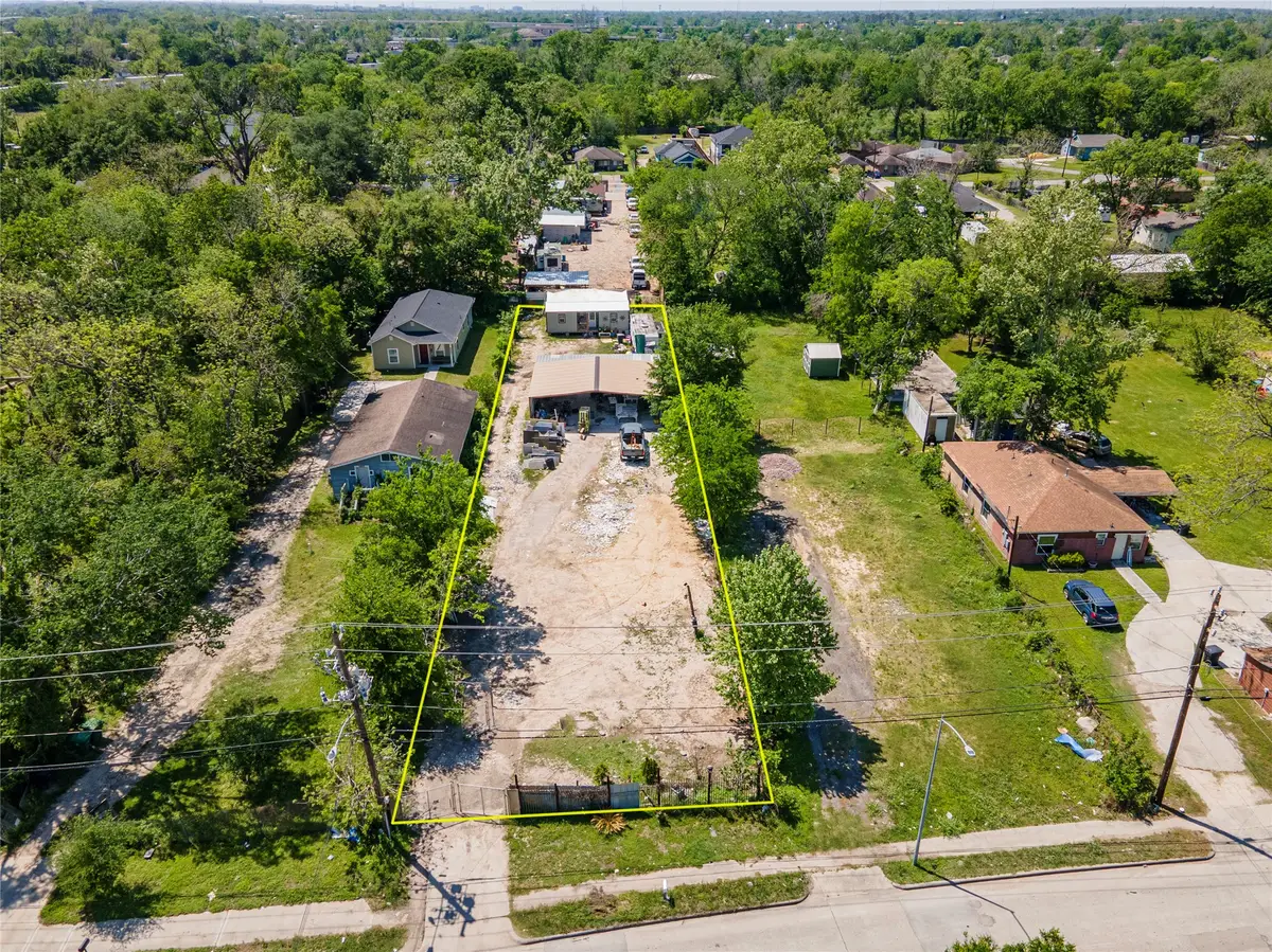 6605 Lockwood Drive, Houston, TX 77028 - Image #1