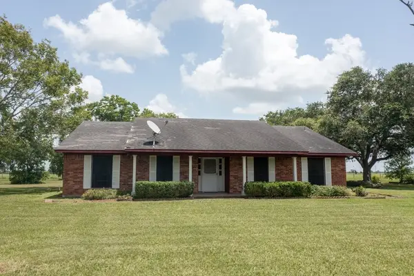 270 Bode Street, El Campo, TX 77437