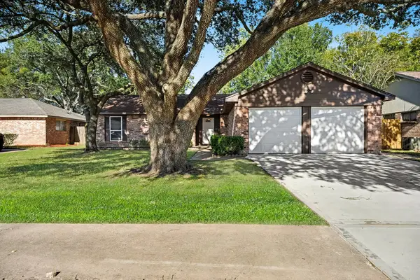 2815 Mayflower Landing Court, Webster, TX 77598