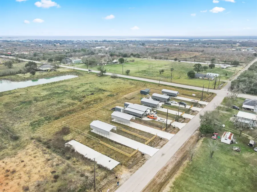 909 26th Street, Dickinson, TX 77539 - #2