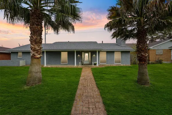 9 S Shore Drive, Galveston, TX 77551