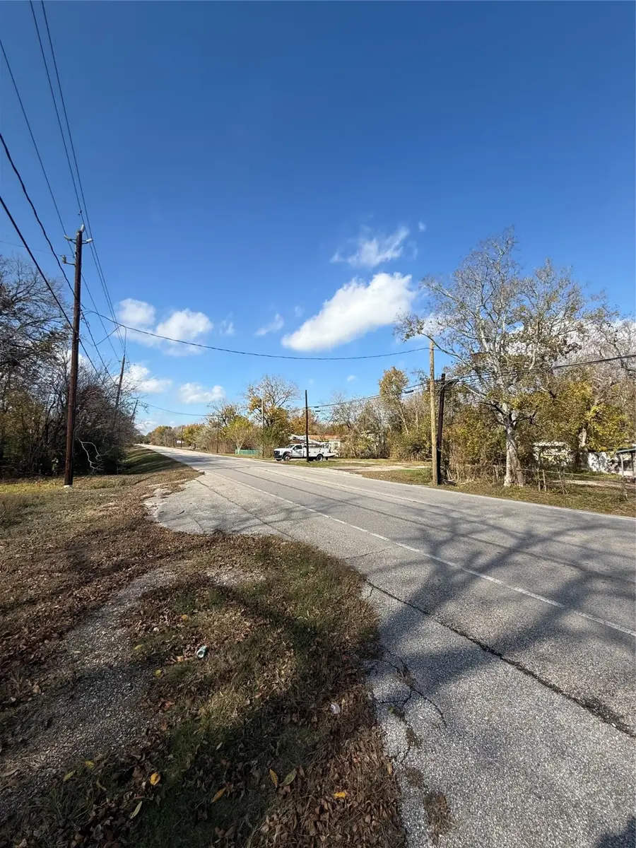 1509 W Cedar Bayou Lynchburg Road, Baytown, TX 77521 - Image #2