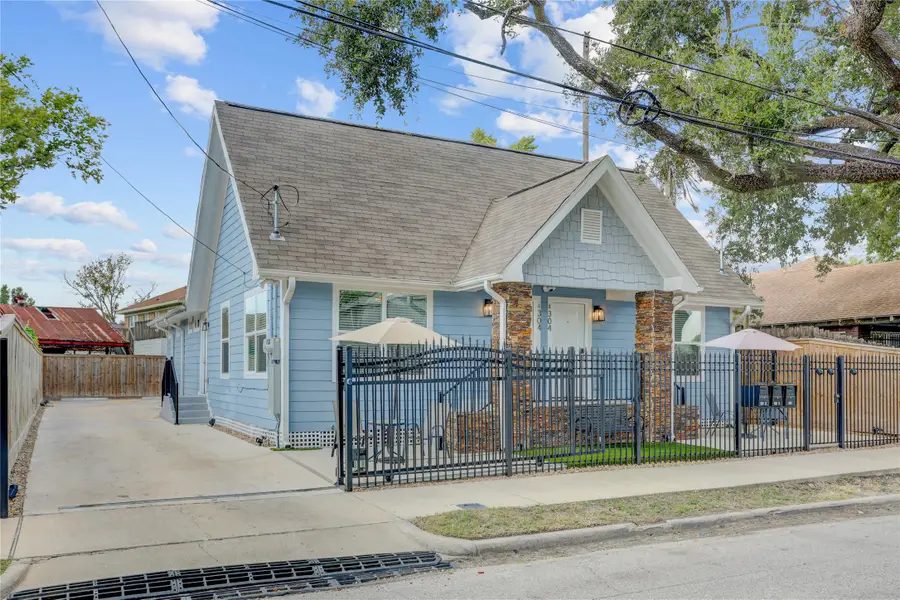 304 Eastwood Street #A/B, Houston, TX 77011 - Image #2
