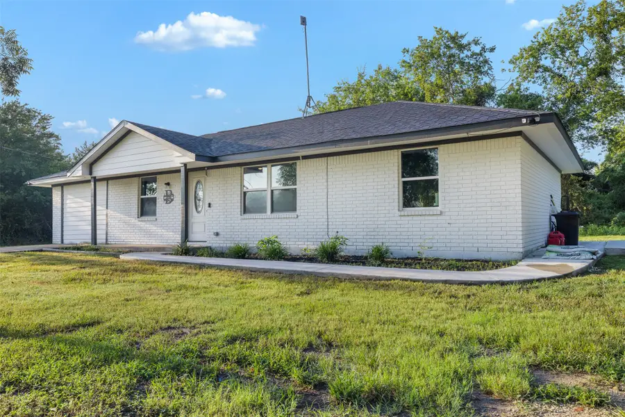 8822 Punchard Lane, Bellville, TX 77418 - Image #2