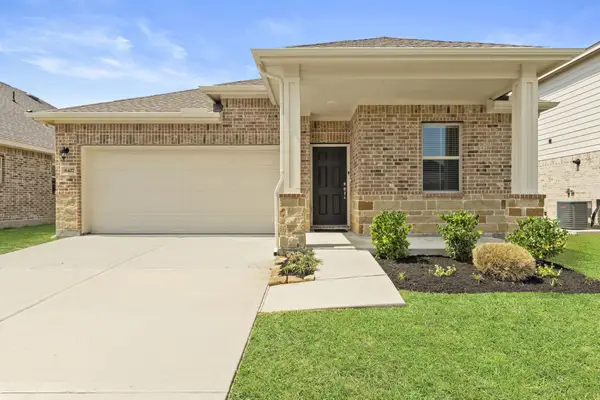 8427 Baywatch Cir, Baytown, TX 77523