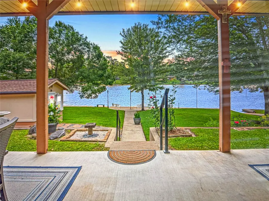 262 W Lake Drive, Livingston, TX 77351 - #2