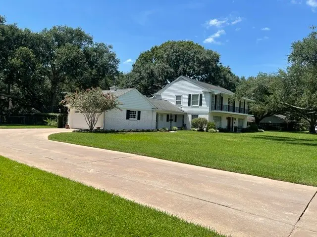 2503 Meadow Lane, El Campo, TX 77437 - #2