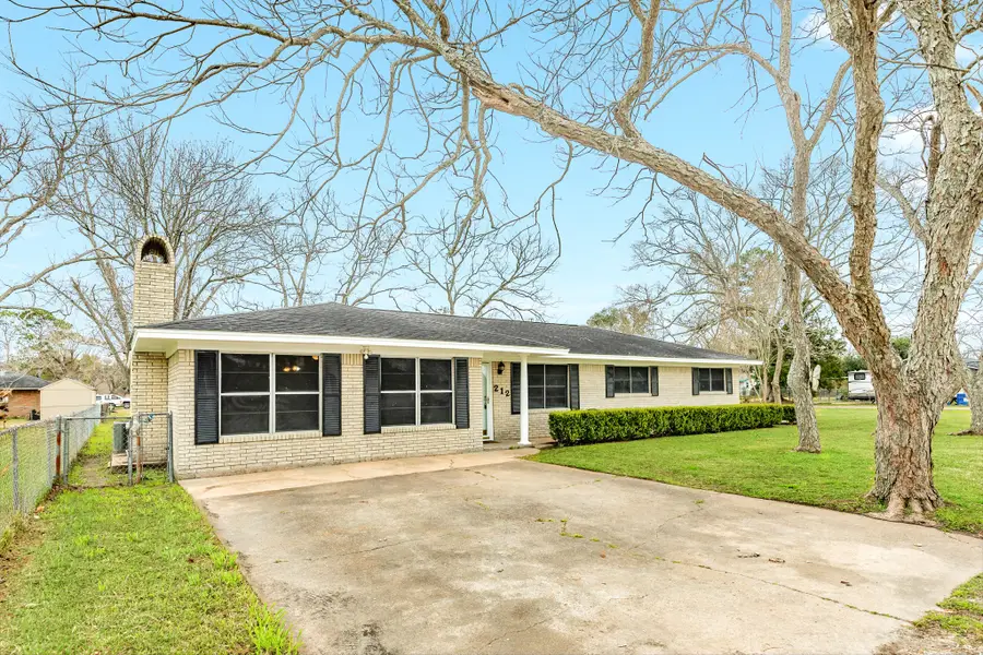212 Avenue B, Brazoria, TX 77422 - #2