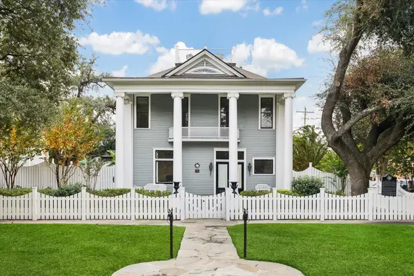 200 Westmoreland Street, Houston, TX 77006