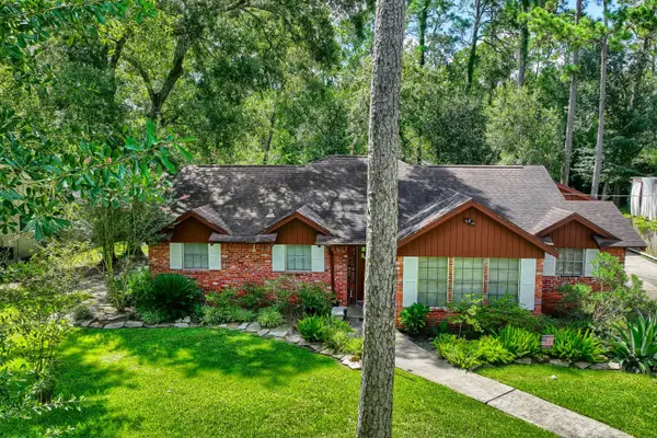 1200 Plantation Drive, Dickinson, TX 77539