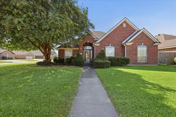 2831 Meadowbrook Lane, Port Neches, TX 77651