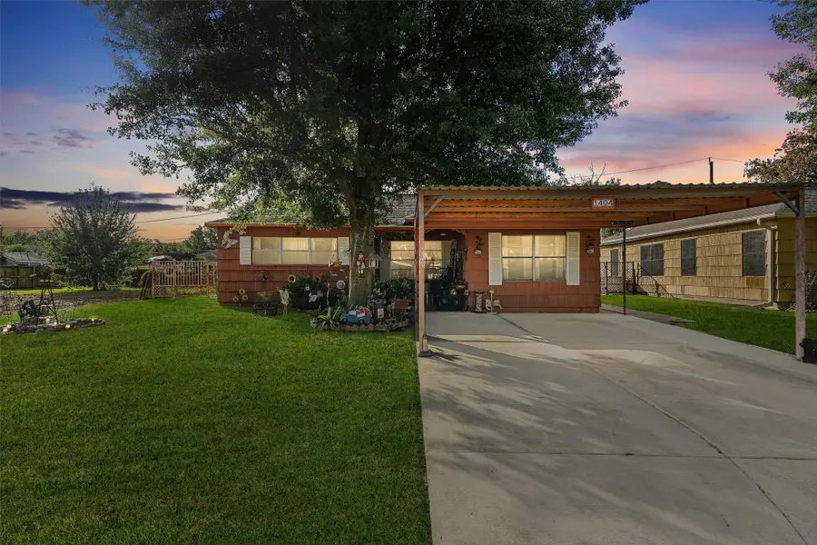 1404 Hemlock Drive, Pasadena, TX 77502 - Image #2