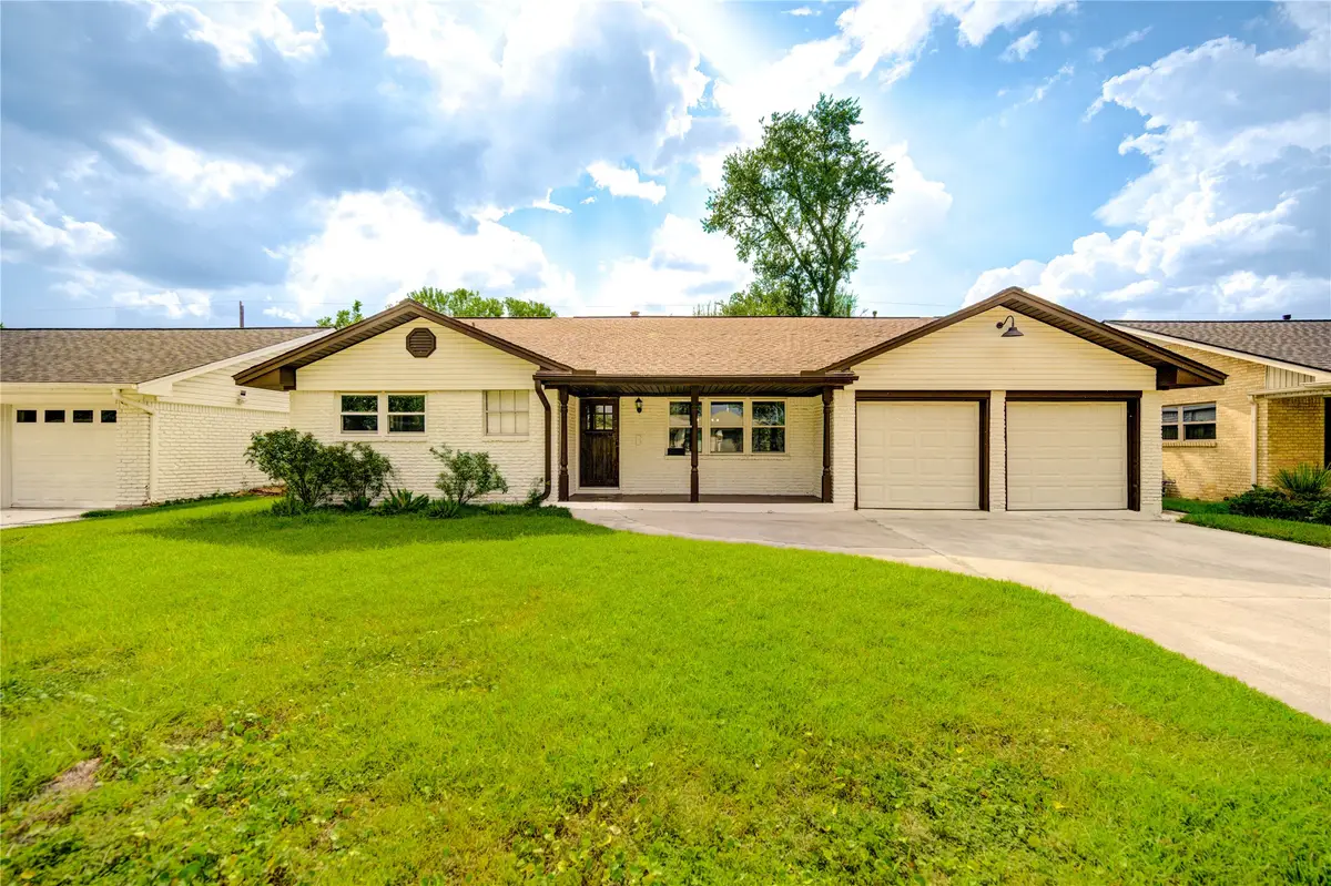 1827 Millwood Drive, Houston, TX 77008 - Image #1