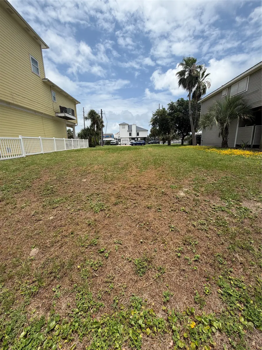 922 Nueces Drive, Galveston, TX 77554 - #3