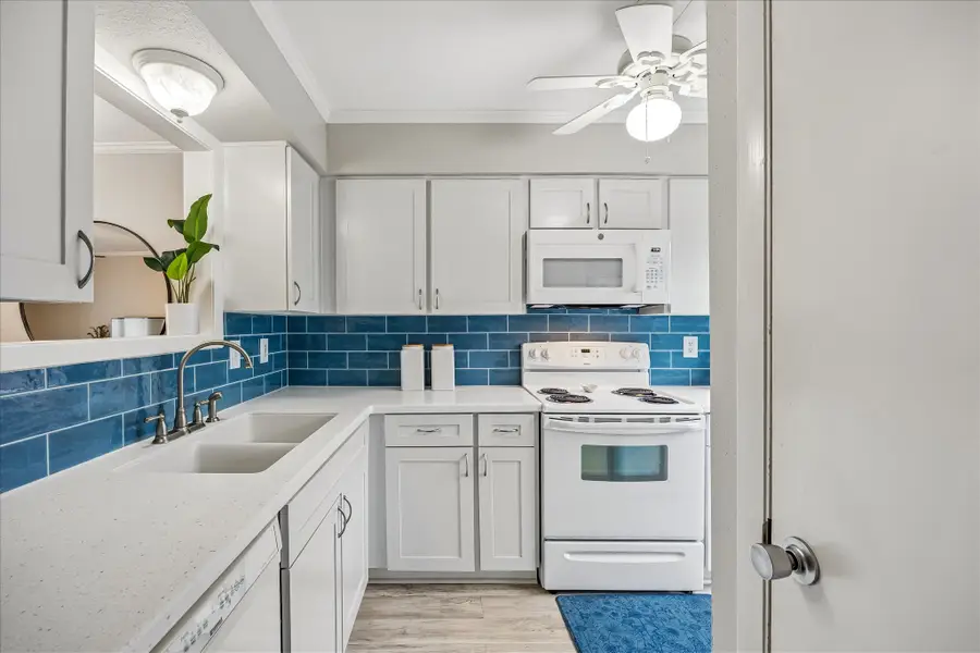 5050 Glenmont Drive #F5, Houston, TX 77081 - #3