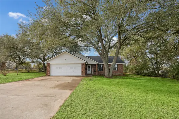 313 W Nichols Street, Bellville, TX 77418