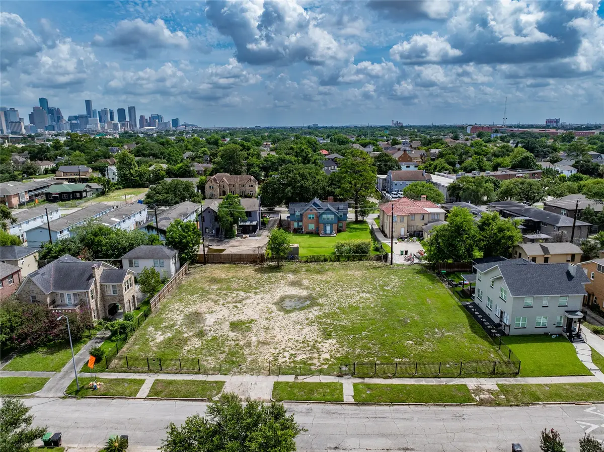 2427 Oakdale Street, Houston, TX 77004 - Image #1