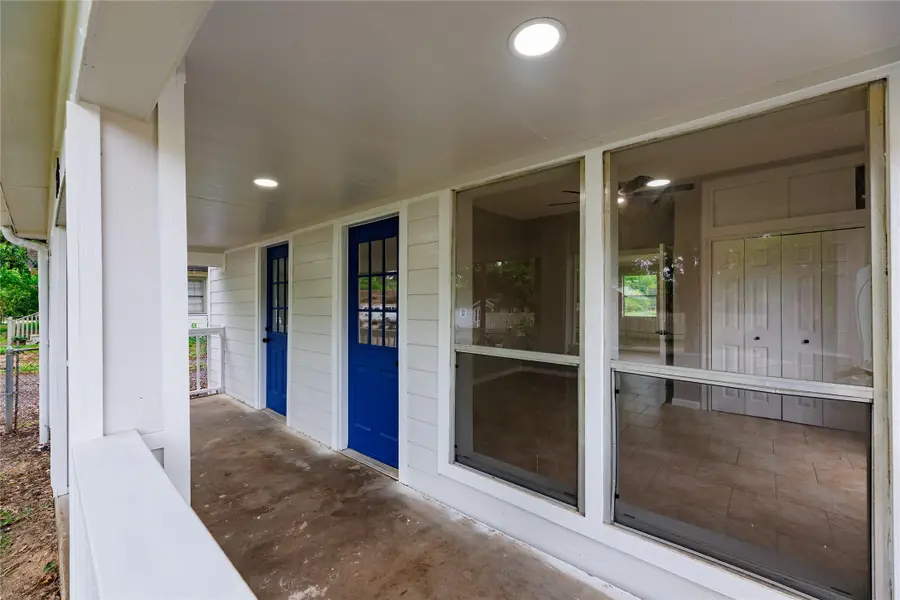 704 W Willis Street, Alvin, TX 77511 - #2