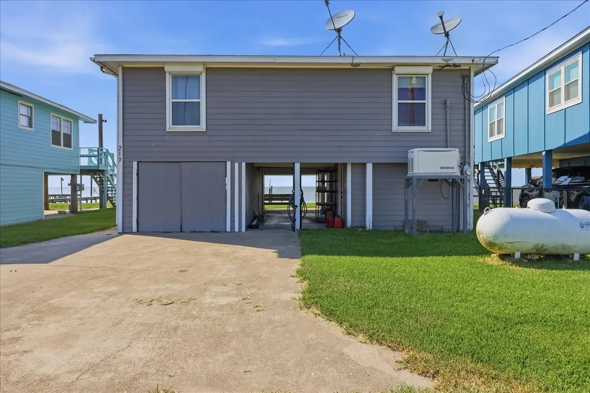 217 Captains Road, Anahuac, TX 77514 - #1