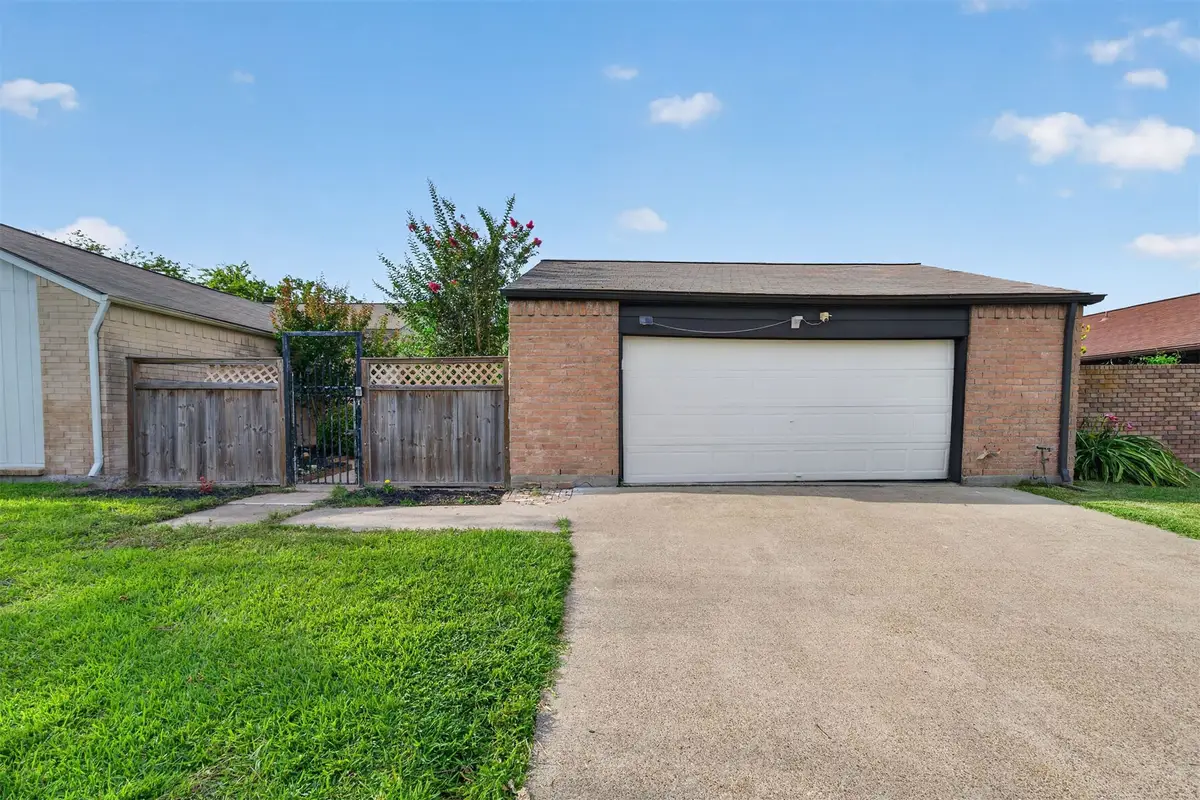 6 Quailwood Drive, Baytown, TX 77521 - #1