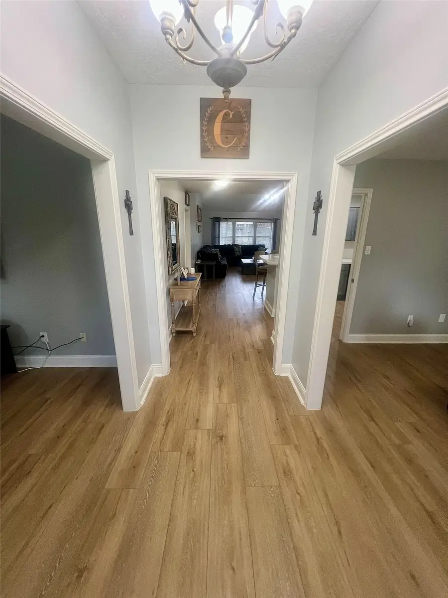 1806 Oak Wood Drive E, Pearland, TX 77581 - #2