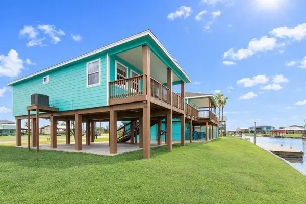 621 County Road 202, Sargent, TX 77414