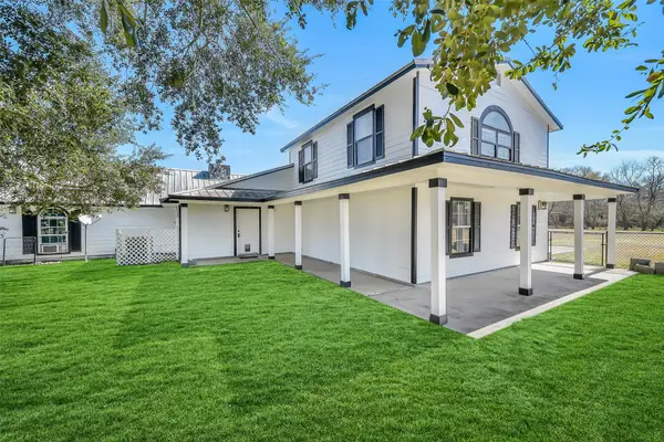 1902 Fm 563, Anahuac, TX 77514