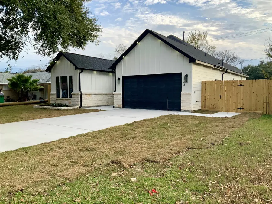 1703 Colby Drive, Baytown, TX 77520 - Image #2