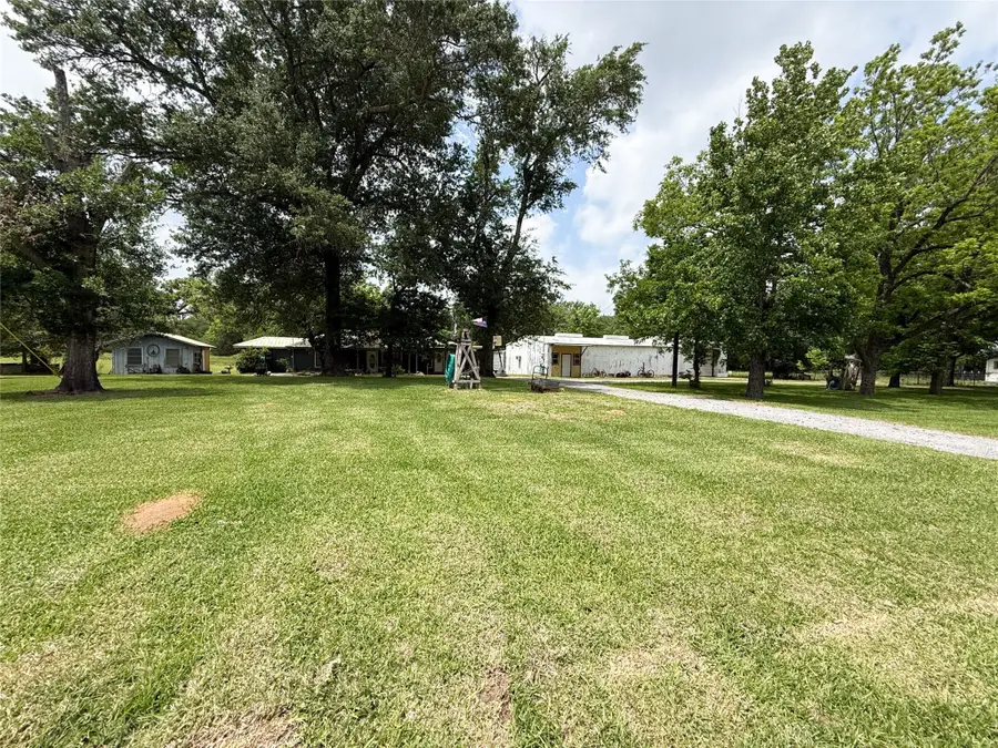 708 W Railroad, Buffalo, TX 75831 - #2