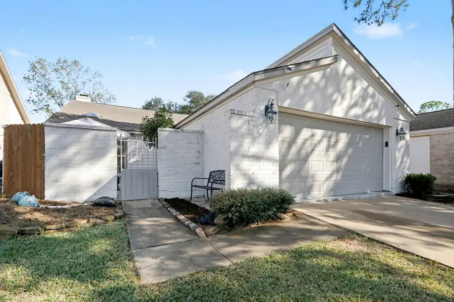 3407 South Briar Knoll Drive, Houston, TX 77082 - Image #2