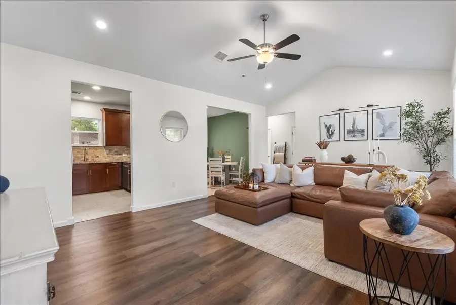 8115 Leigh Road, Hitchcock, TX 77563 - Image #3