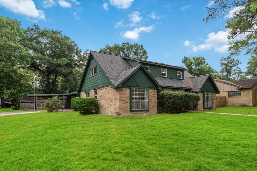203 Wedgewood Court, Oak Ridge North, TX 77386 - #2