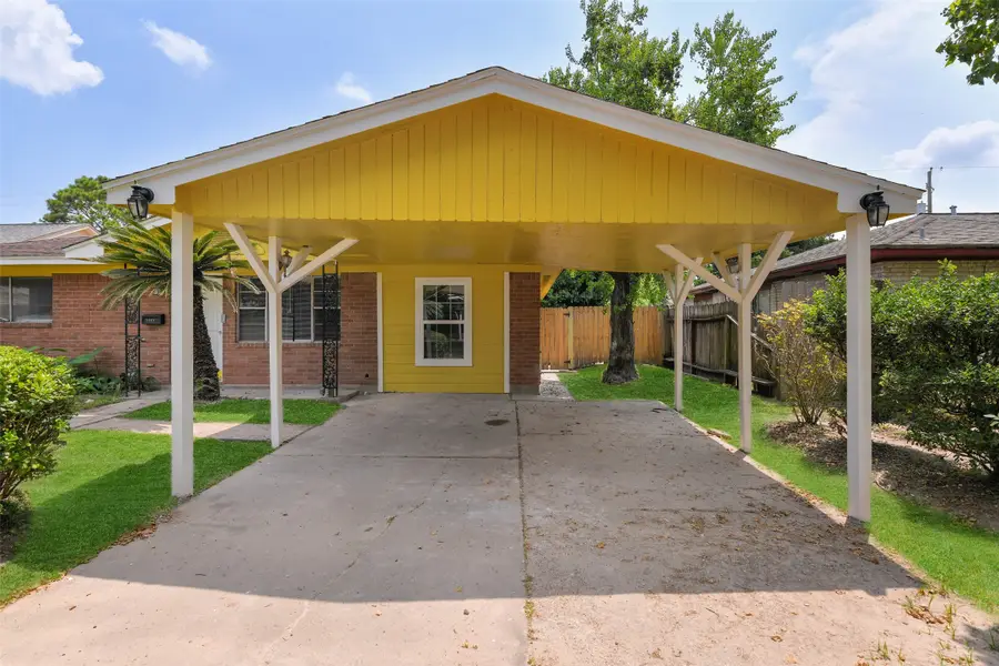 7405 Carver Avenue, Texas City, TX 77591 - #2