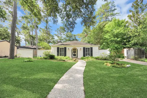 10115 Holly Springs Drive, Houston, TX 77042