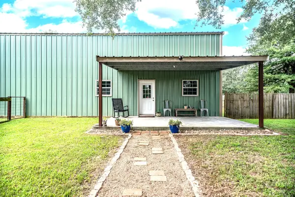2133 County Road 125, Edna, TX 77957