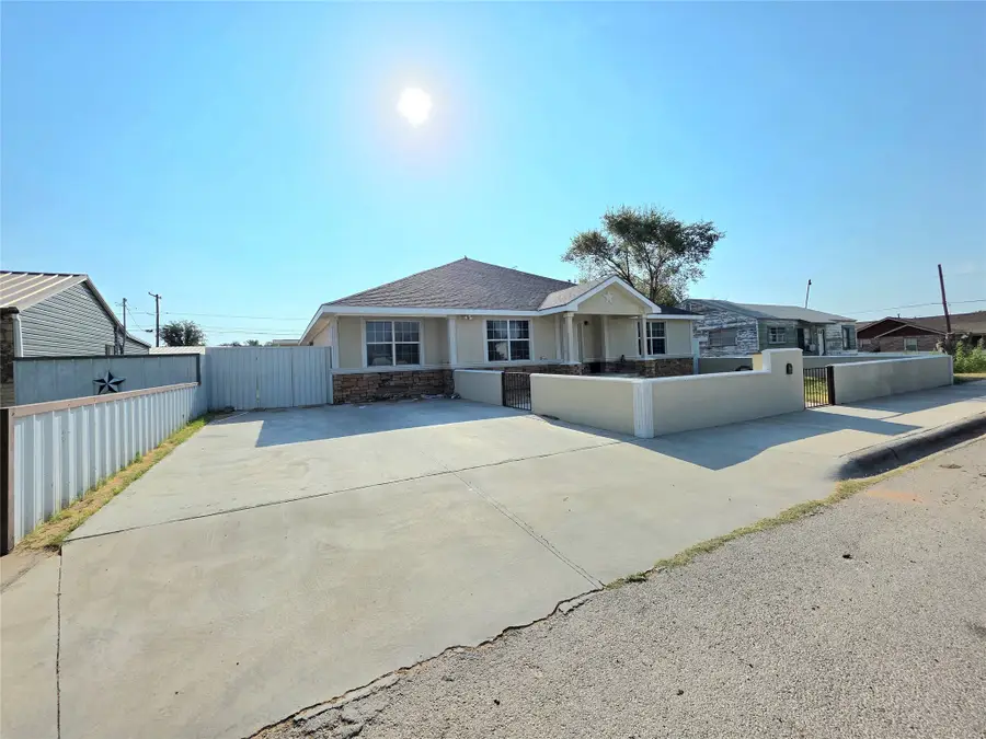 1108 S Allen Avenue, Monahans, TX 79756 - #3