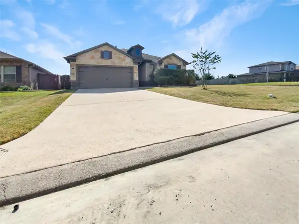 332 Country Crossing Circle, Magnolia, TX 77354