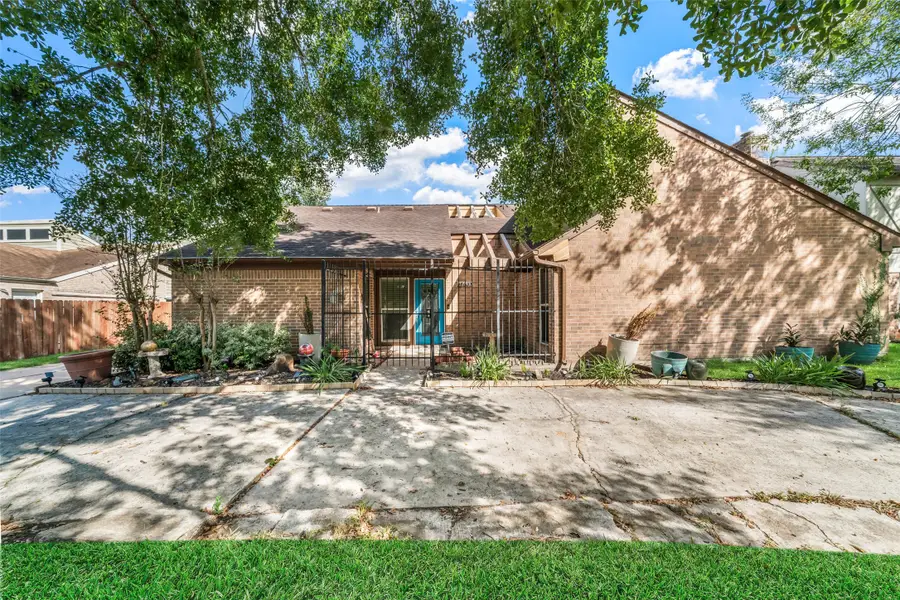 10831 Valley Hills Drive, Houston, TX 77071 - #3