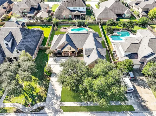 612 Northfield Drive, Friendswood, TX 77546