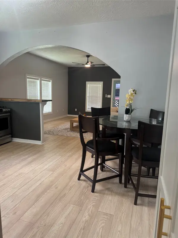 125 N Shirley Street, Alvin, TX 77511