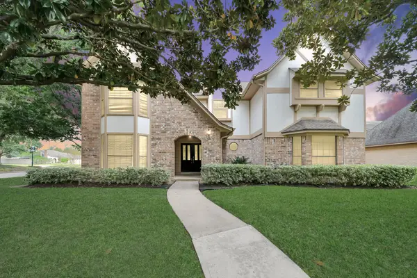 820 Wood Bridge Circle, Sugar Land, TX 77498