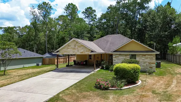 10910 Royal Magnolia Drive, Conroe, TX 77303