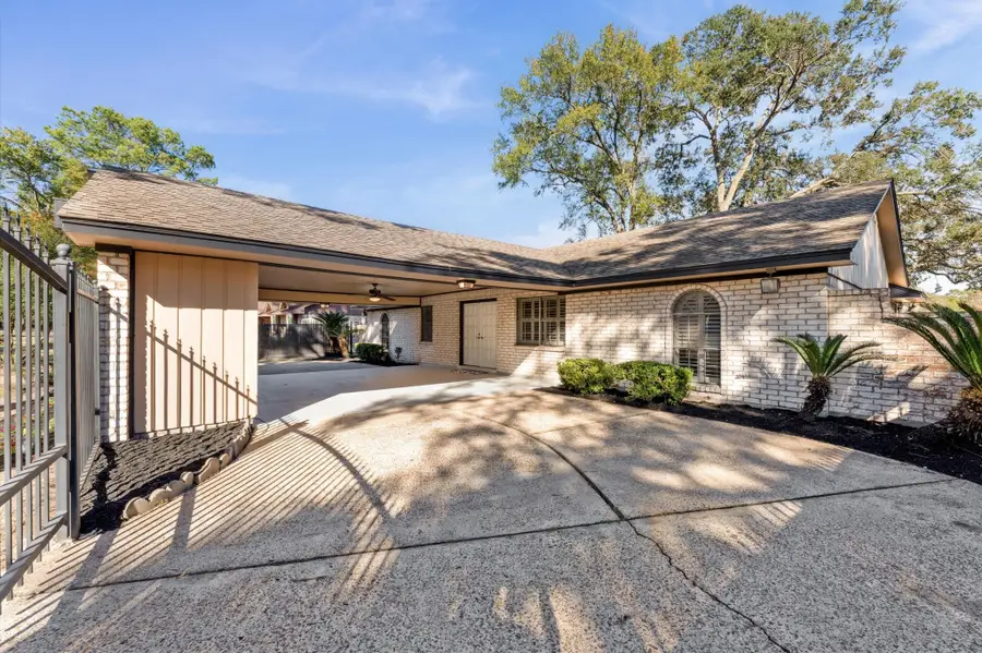 7522 Deep Forest Drive, Houston, TX 77088 - Image #2