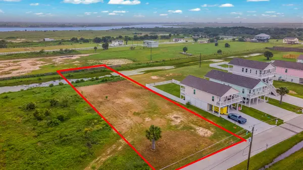 2445 103rd Street, Galveston, TX 77554
