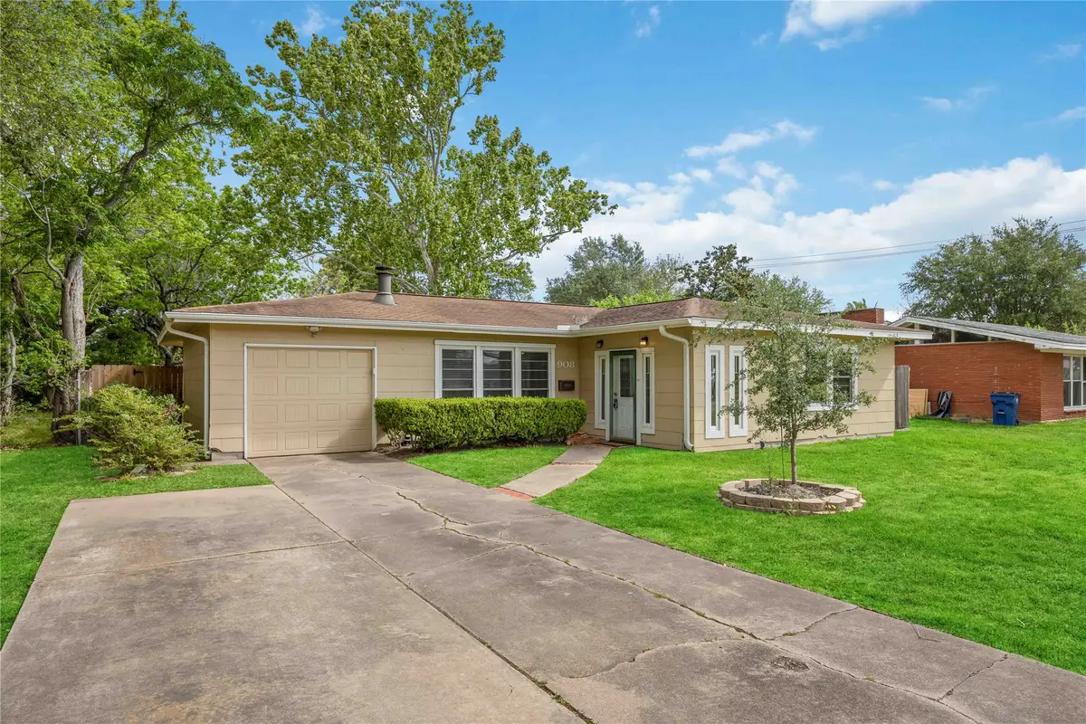 908 23rd Avenue N, Texas City, TX 77590 - #1