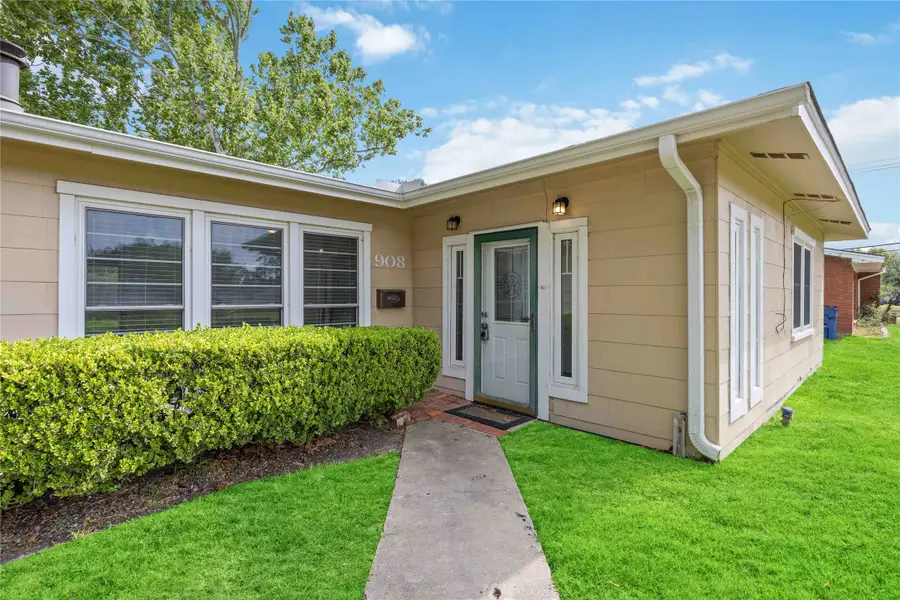 908 23rd Avenue N, Texas City, TX 77590 - #3