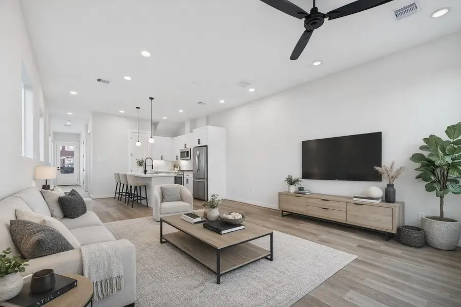 5032 Creekmont Drive, Houston, TX 77091 - Image #3