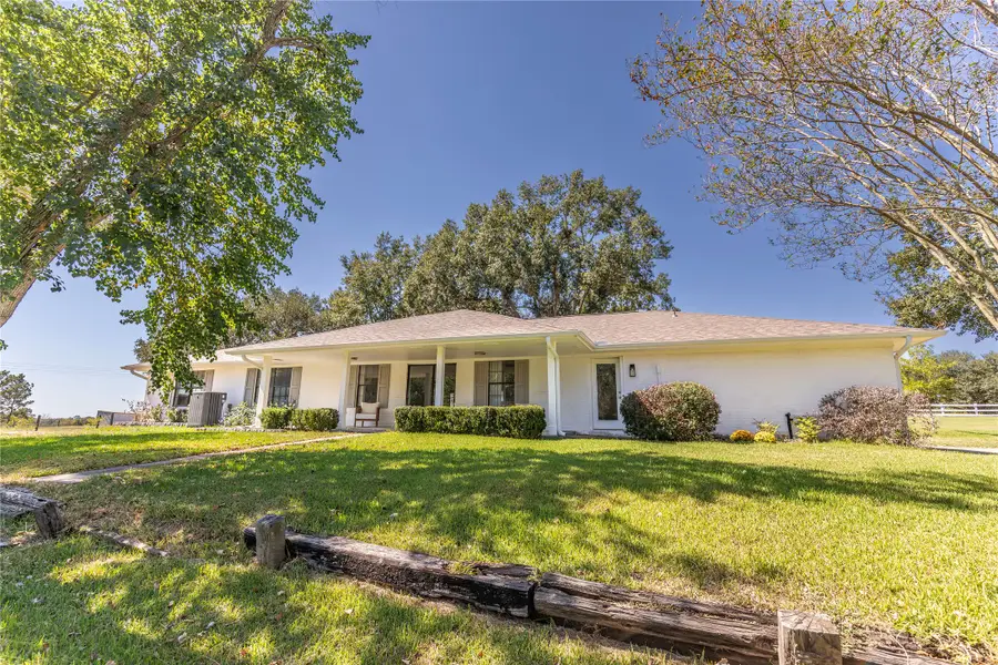 145 Camilla Circle, Bellville, TX 77418 - Image #3