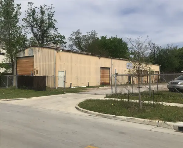 1701 N Durham Drive, Houston, TX 77008