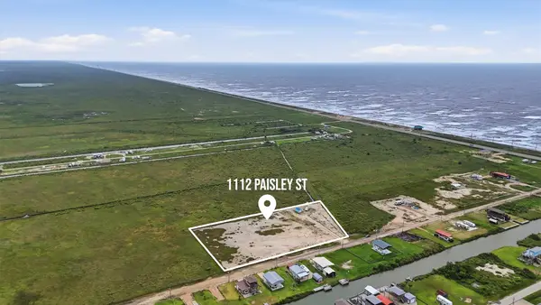 1112 Paisley Street, Gilchrist, TX 77617